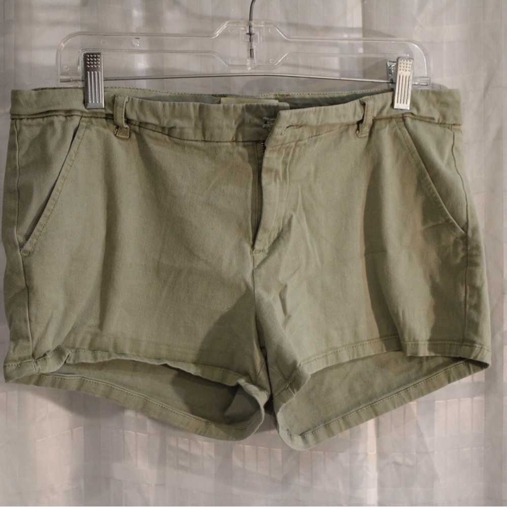 Wishful Park size 11 juniors Olive Green Casual Shorts